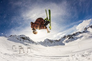 开云电竞-球队在欧洲杯比赛中体能分配策略取得成功，欧洲杯参赛球队分析